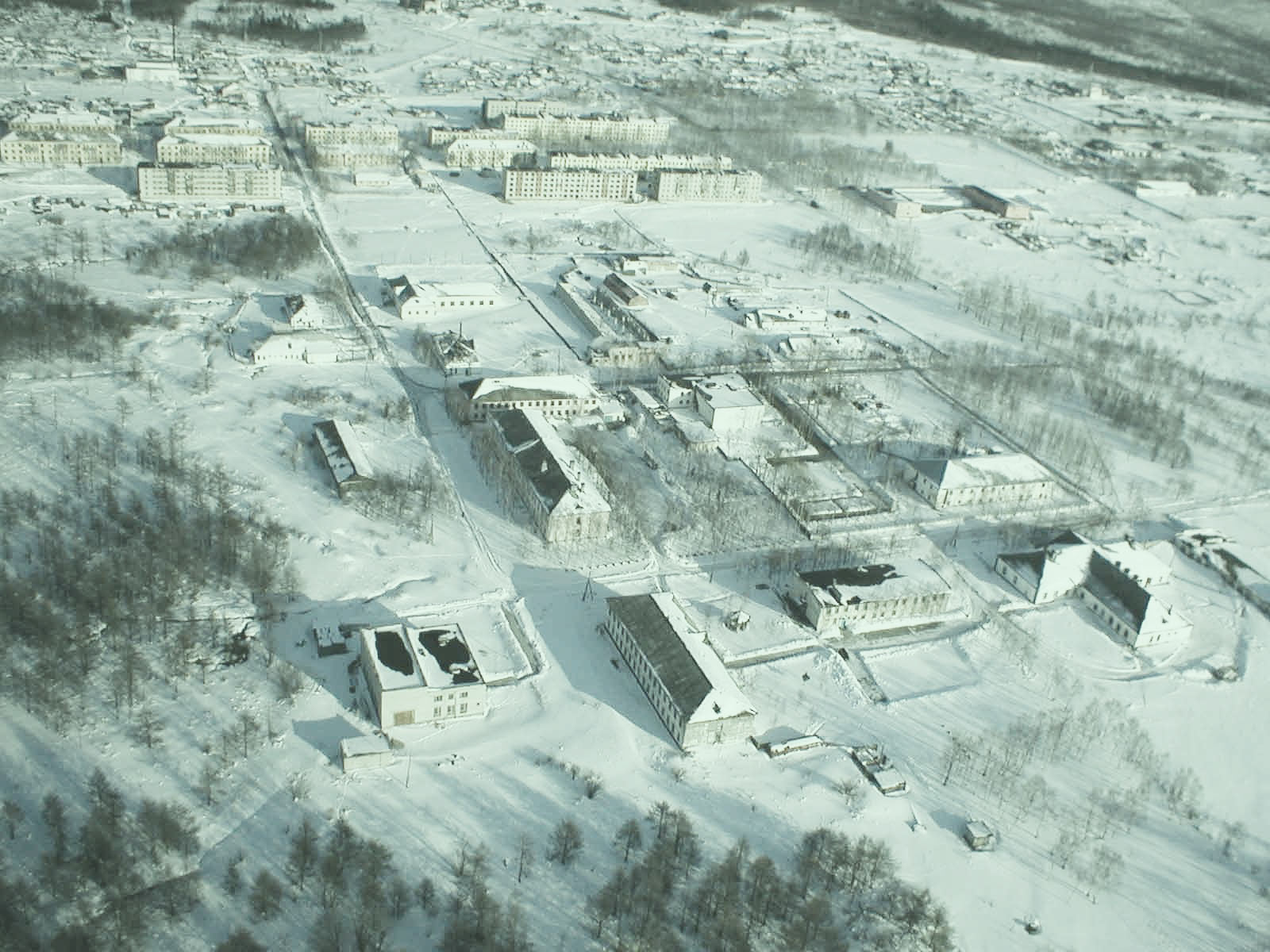 Понарамный зимный снимок Монгохто с самолета, южная сторона поселка.